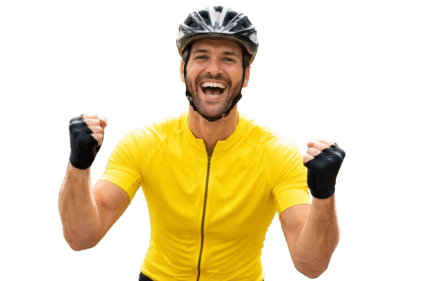 Cycliste souriant en tenue jaune célébrant sans douleur après avoir ajusté sa position à vélo
